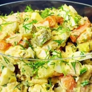 Agurkų ir vištienos salotos