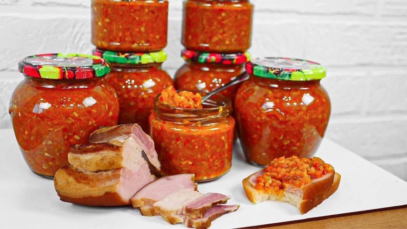 Cukinijų adžika žiemai su paprikomis ir pomidorais Cukinijų adžika žiemai su paprikomis ir pomidorais