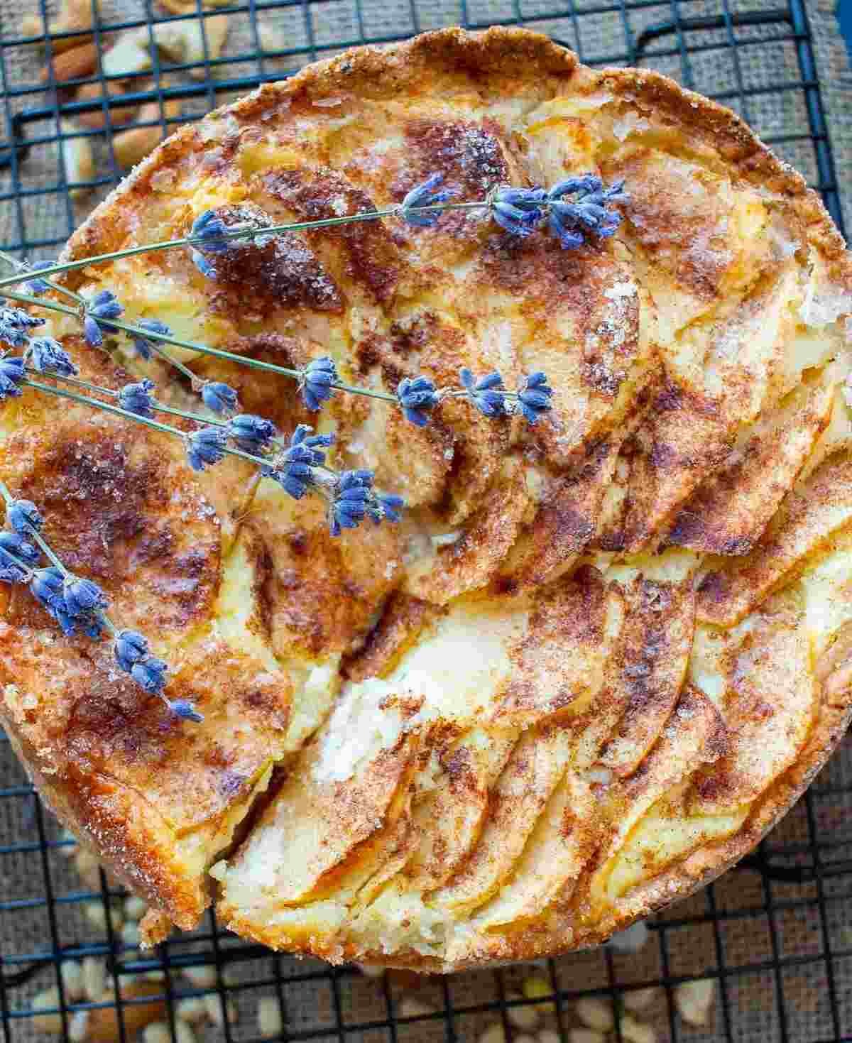 Varškės ir obuolių pyragas Varškės pyragas su obuoliais