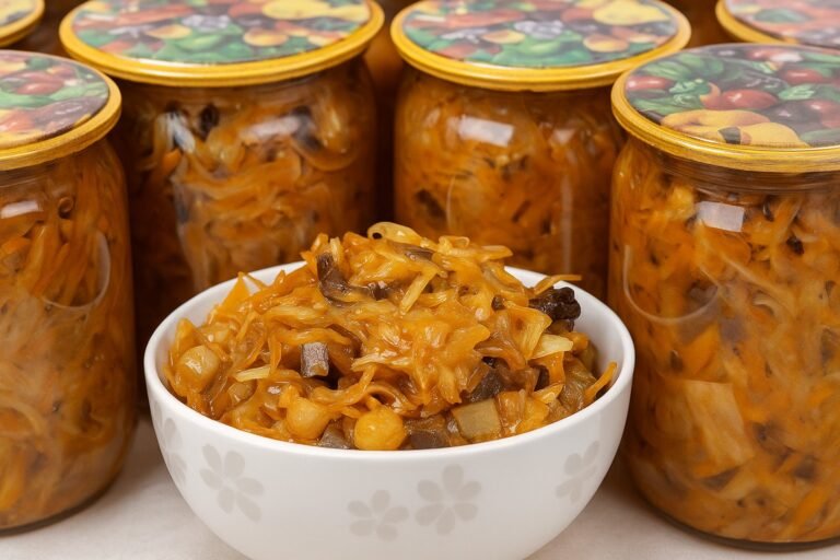 Grybų ir kopūstų solianka žiemai